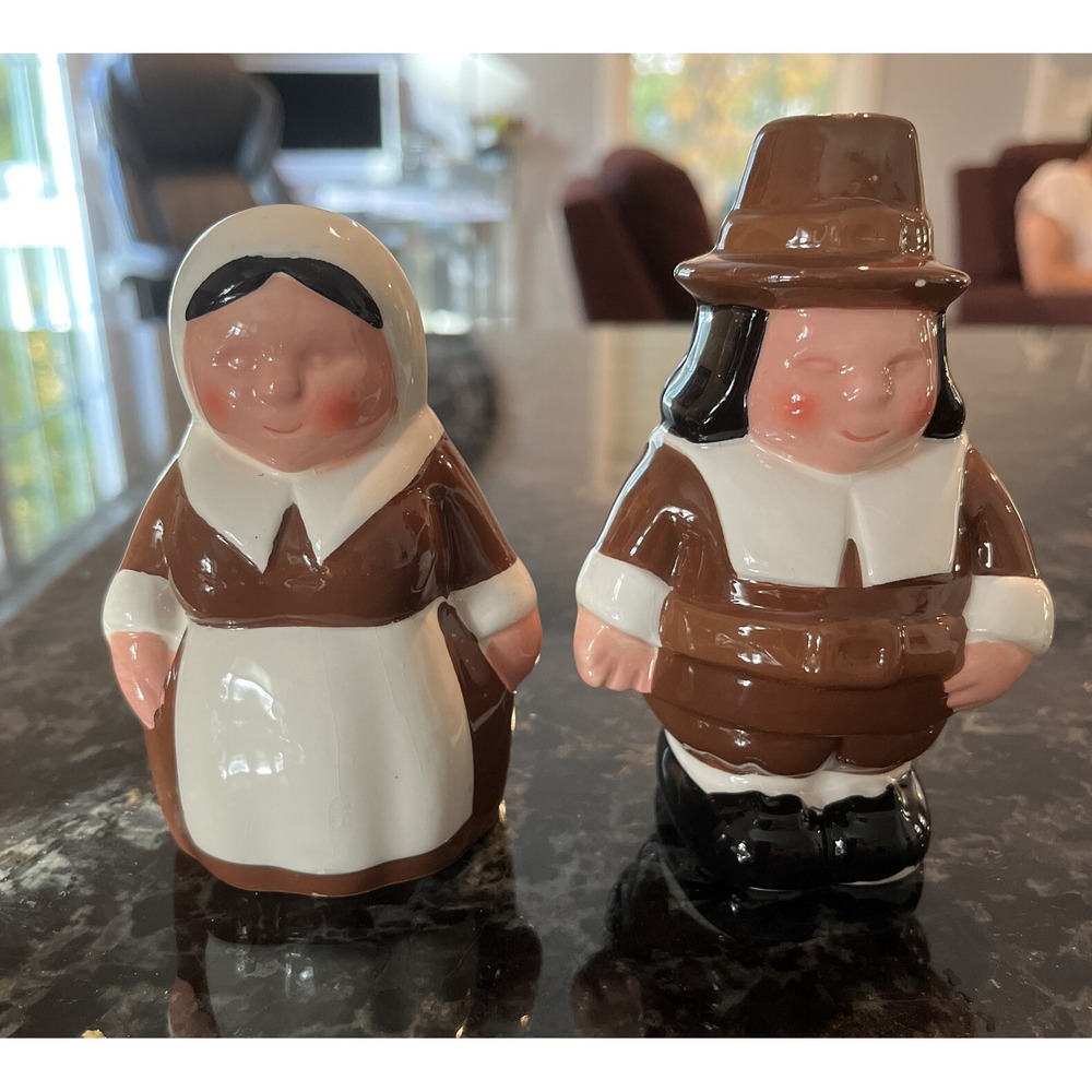 Vintage 2001 Limited Edition Pilgrim Pair Thanksgiving Salt & Pepper Shakers